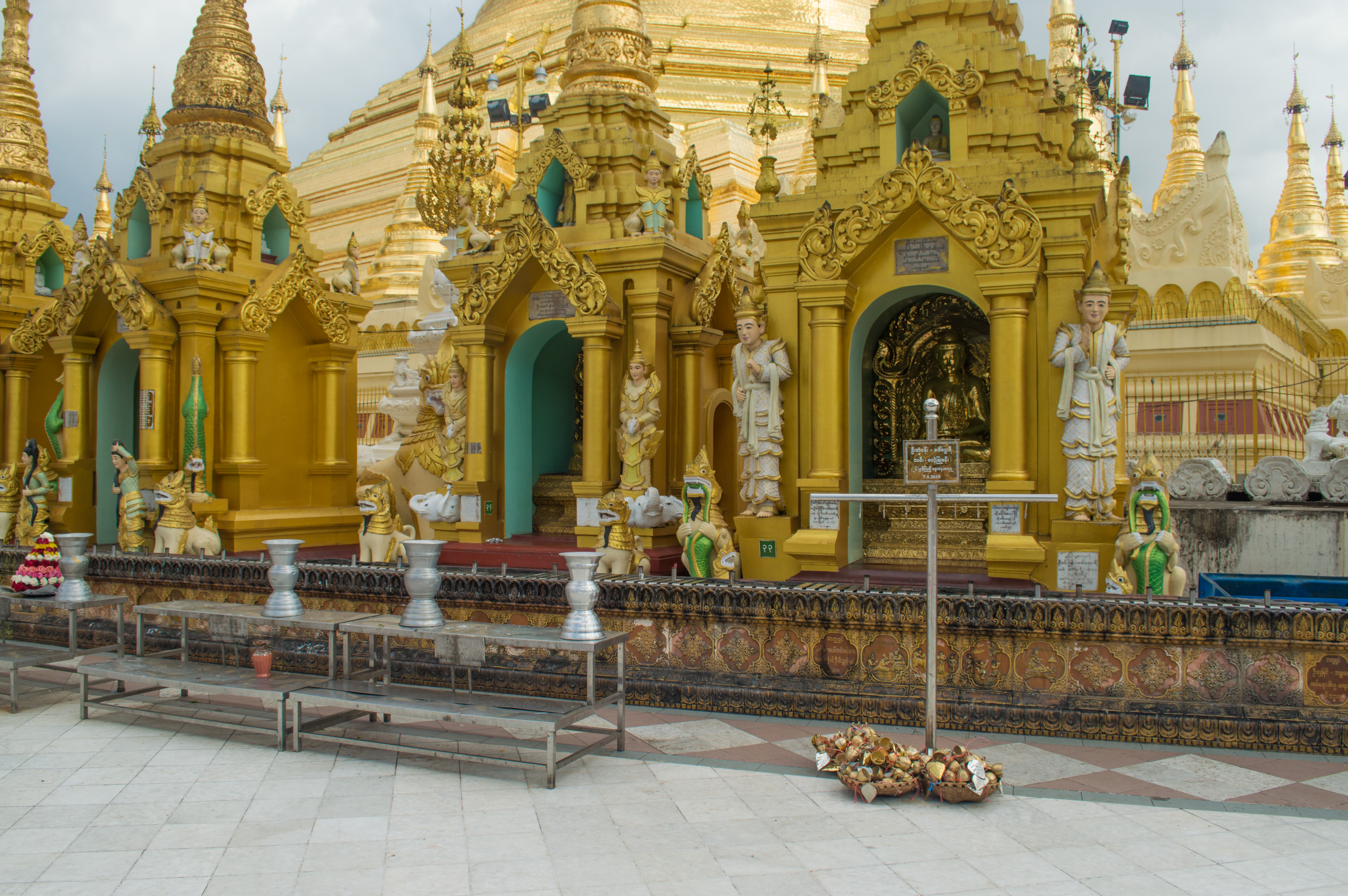 Schwedagon Pagoda_shells
